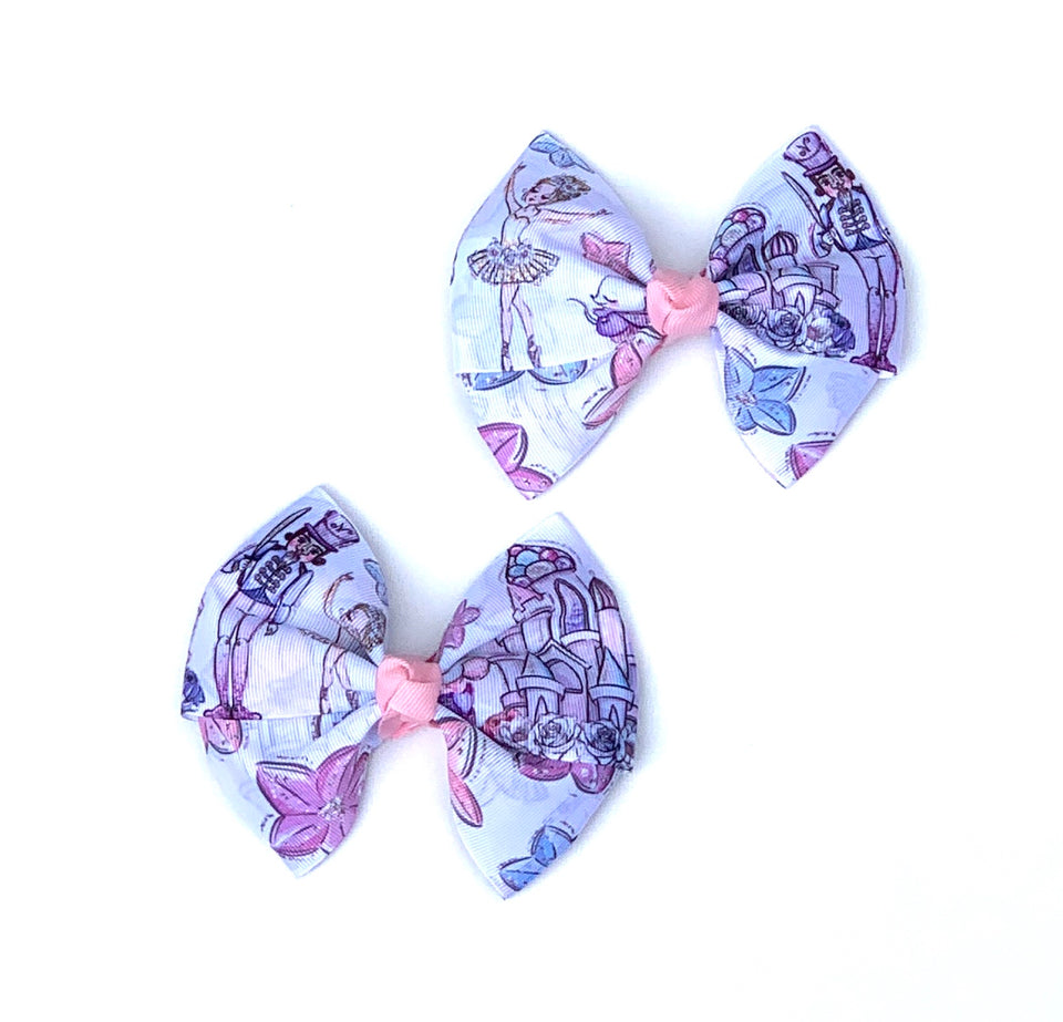 Large double bow tie